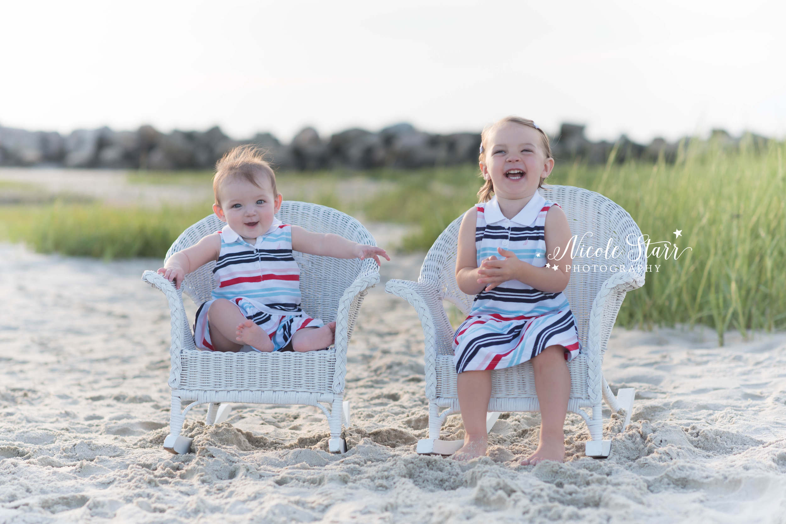 child photographer on cape cod beach 2.jpg