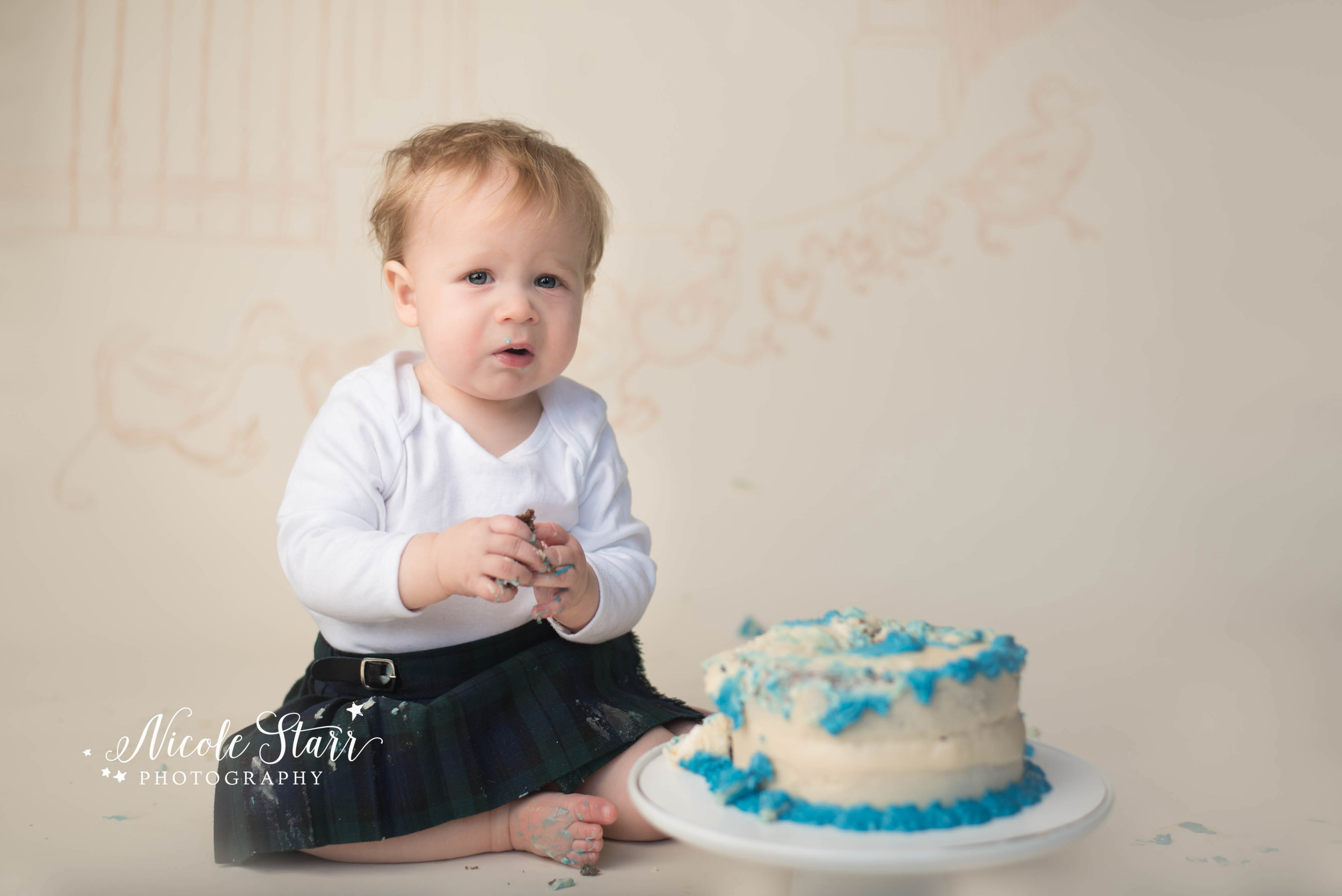 make way for ducklings first birthday cake smash photo session.jpg