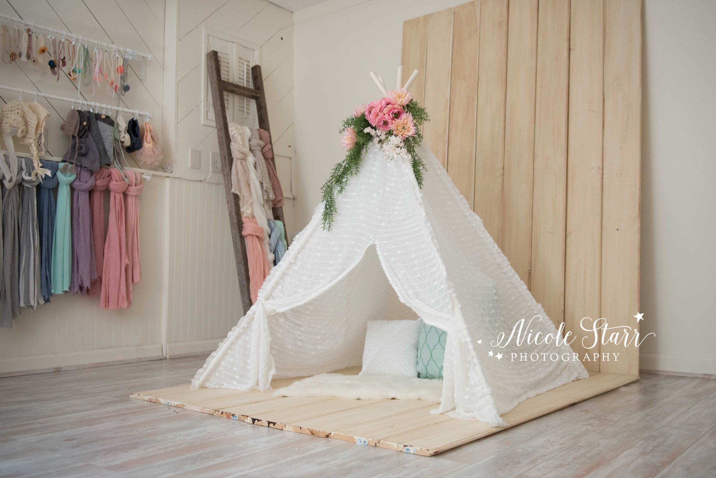 DIY teepee photography prop