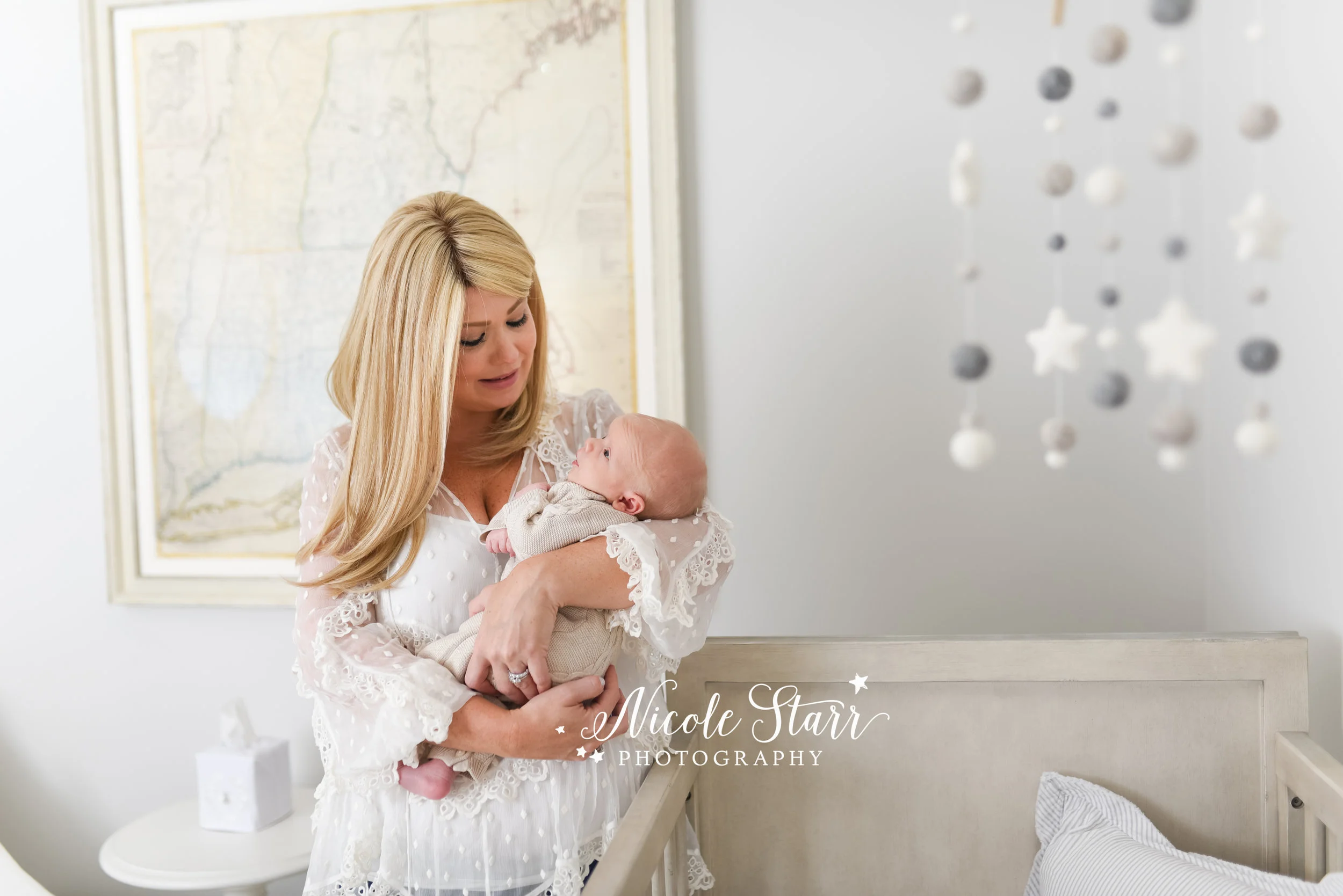 What To Wear To Your Newborn Session Parents And Sibling Wardrobe Inspiration Saratoga Springs Baby Photographer Nicole Starr Photography
