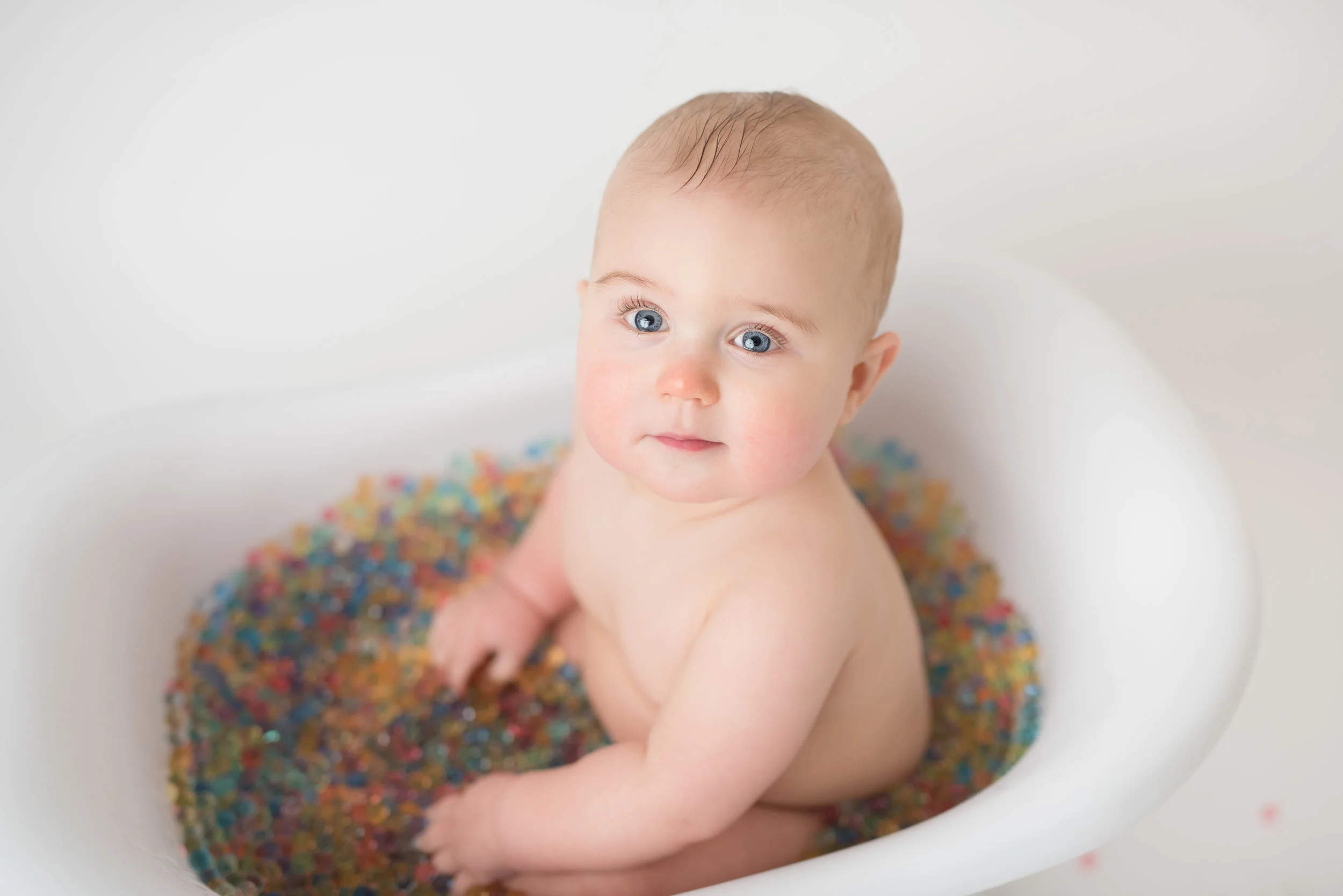 nicole starr photography, baby bubble bath photos, water beads photo shoot