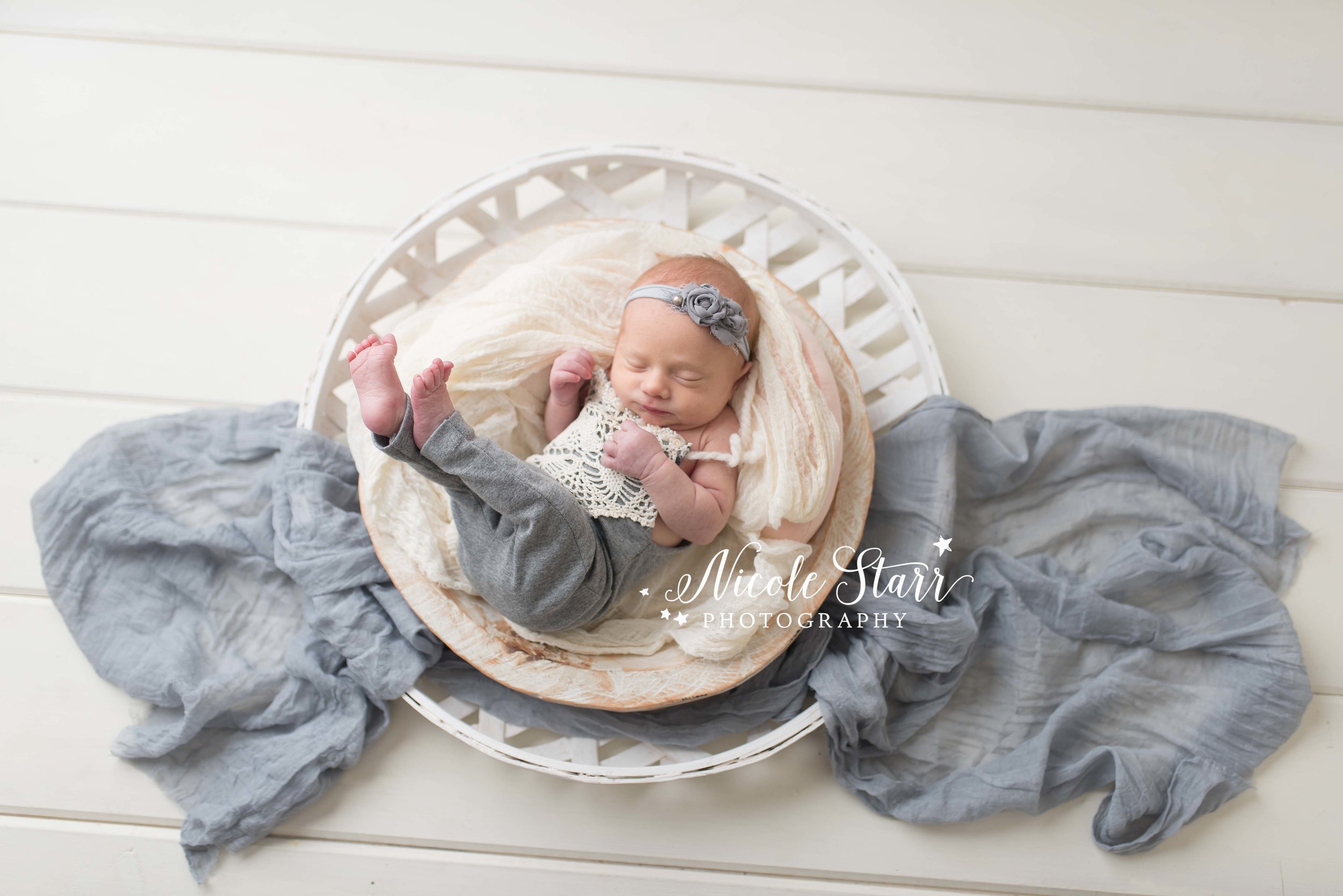 Nicole Starr Photography | Saratoga Springs Newborn Photographer | Boston Newborn Photographer | Upstate NY Newborn Photographer | Newborn Photographer | Delmar NY Newborn Photographer | Loudonville NY Newborn Photographer | client wardrobe, what to…