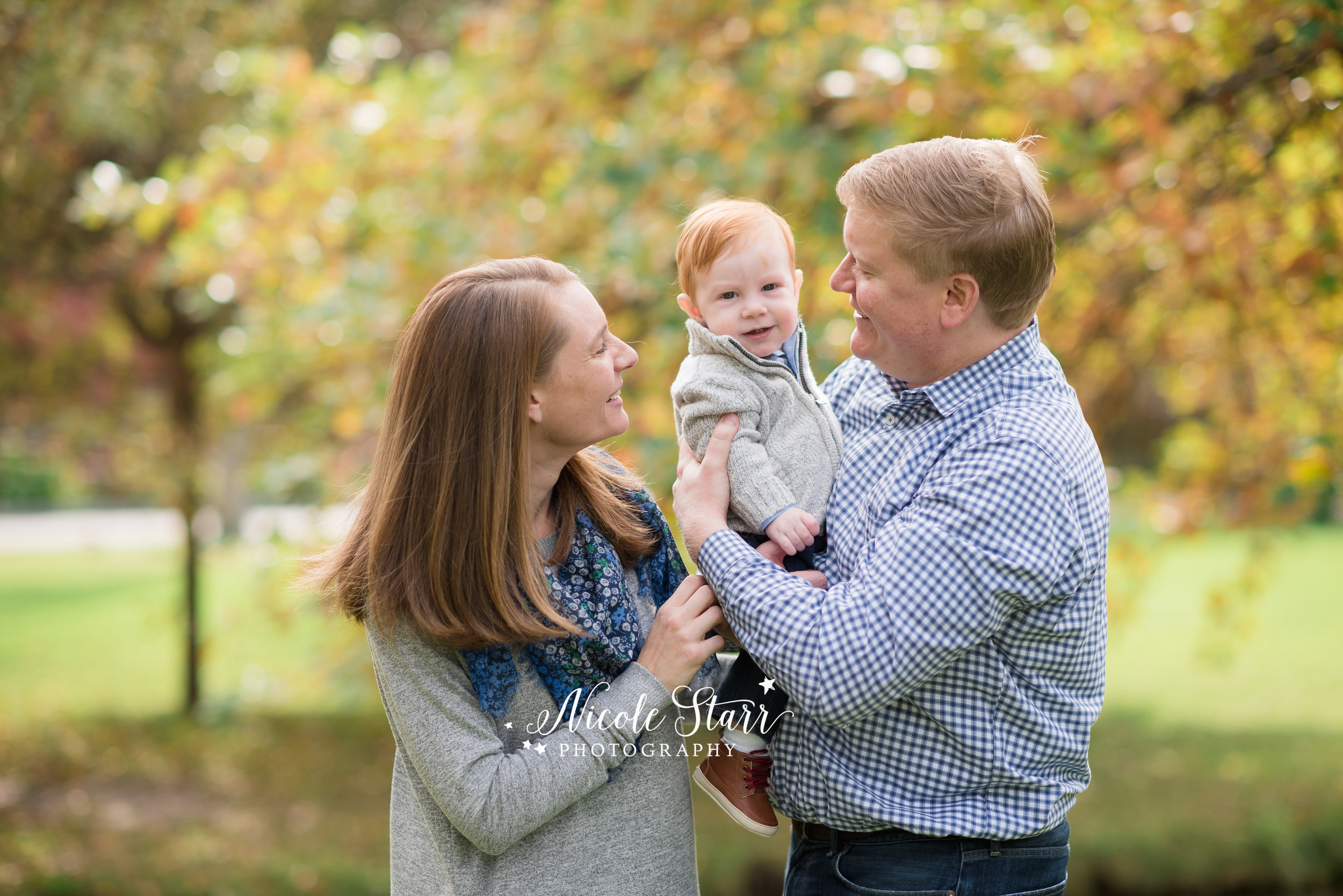 What to wear &amp; Where to shop | Cozy outfit ideas for your family  portraits this fall - Nicole Starr Photography