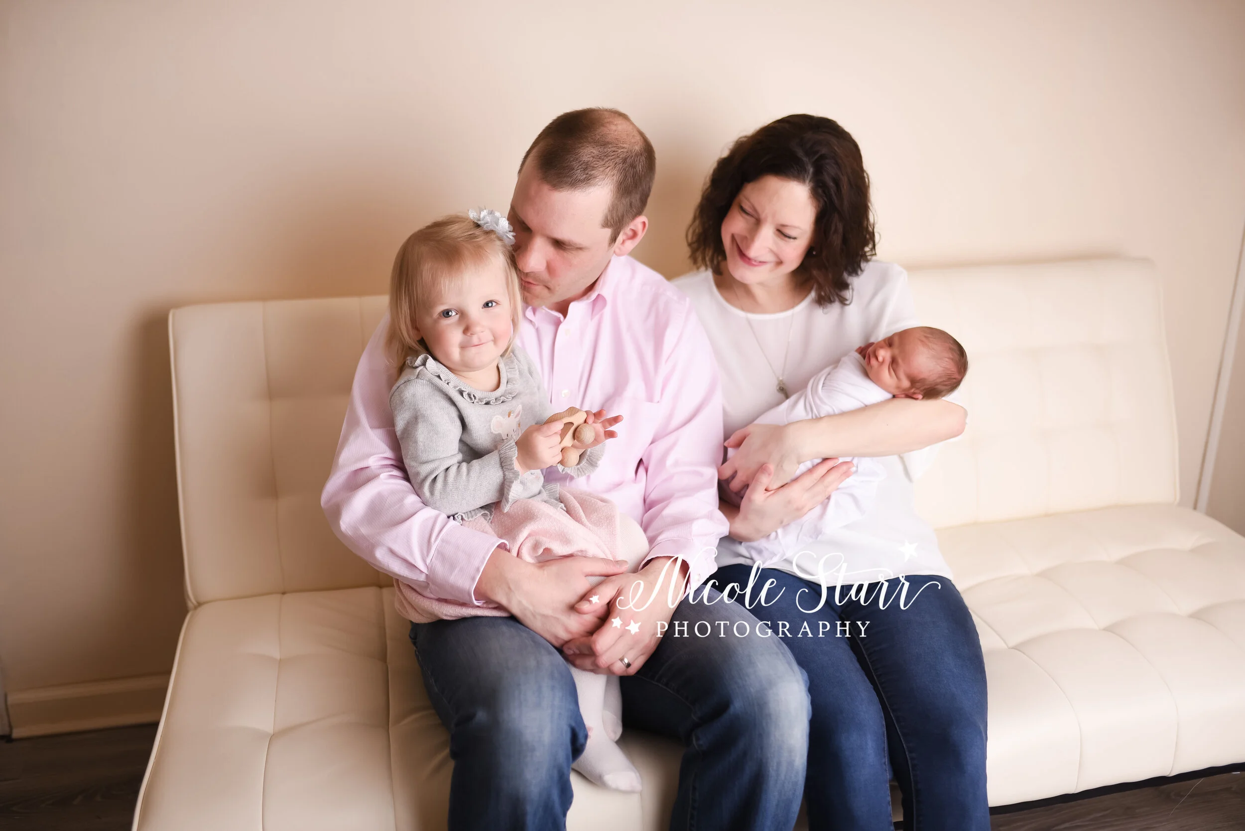 newborn session with baby and big sister by Nicole Starr Photography | Saratoga Springs Newborn Photographer | Boston Newborn Photographer | Upstate NY Newborn Photographer | Newborn Photographer | Delmar NY Newborn Photographer | Loudonville Newbor…