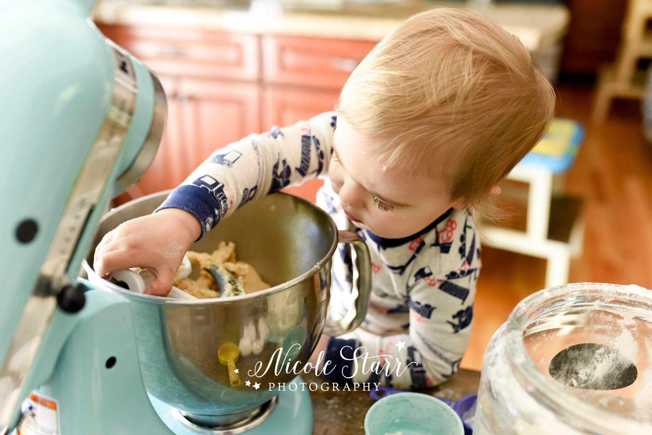 Getting in the picture: the art of self-portraits with a toddler | Nicole Starr Photography shares her tips for self-portraits with her toddler in Saratoga Springs, New York | Saratoga Springs NY family photographer, Saratoga Springs NY children's p…