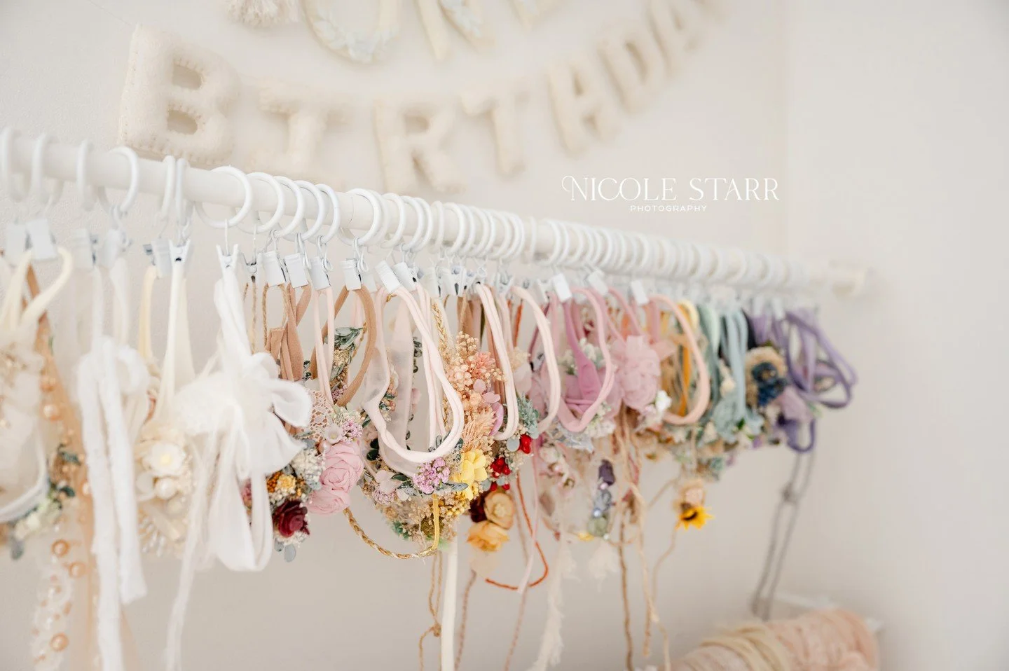 Some people collect shoes&hellip; I collect newborn headbands. 😂🌸 And I&rsquo;m not even sorry about it. Who wants to guess how many are in my collection? (PS&mdash;if you&rsquo;ve got a baby on the way, your little girl might just get to model one