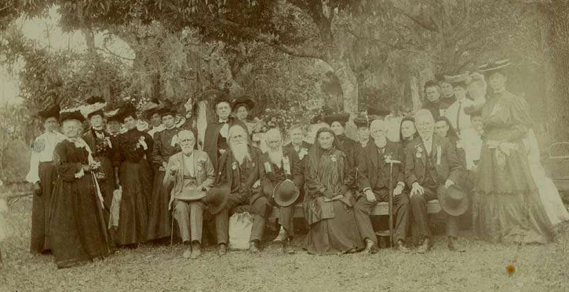 In 1907, at the last meeting of the Texas Veterans Association