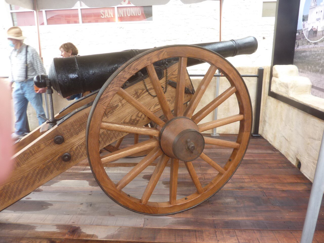 thumbnail_18 Pounder Cannon Exhibit Alamo Plaza P1110128.jpg