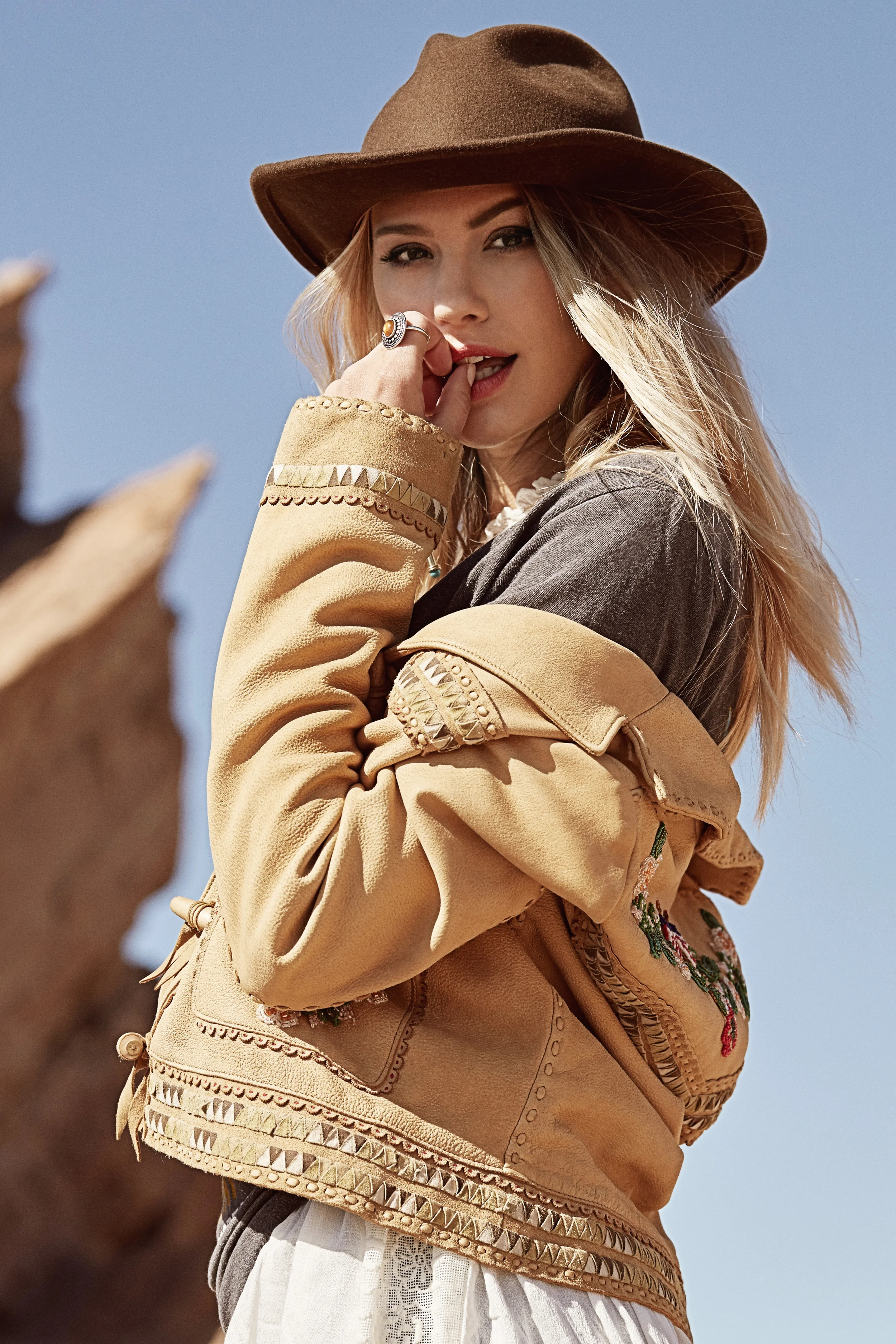 Kristin_K_Portrait_Desert-Test.jpg