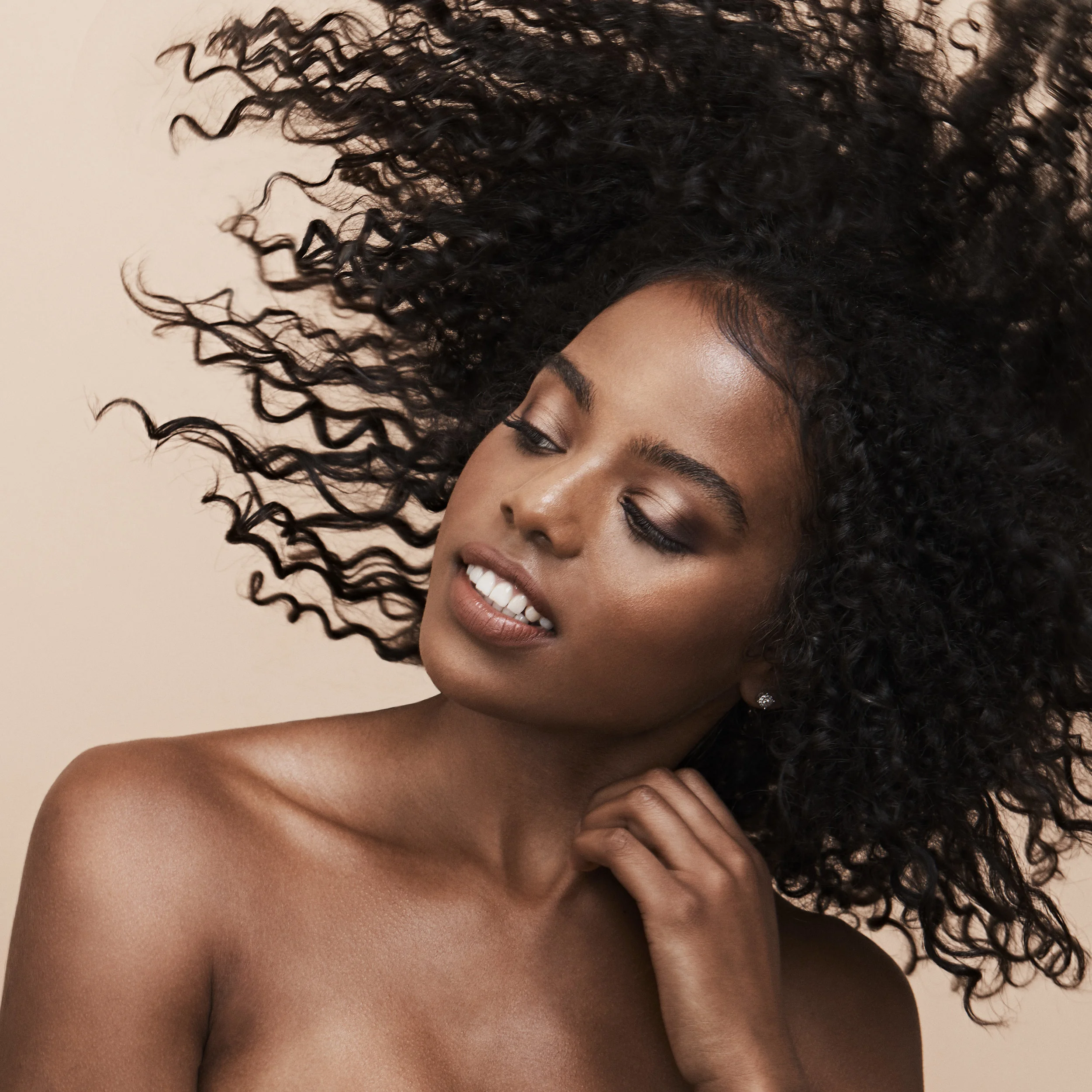 Naja_Beauty_Hair_Flip_1.jpg