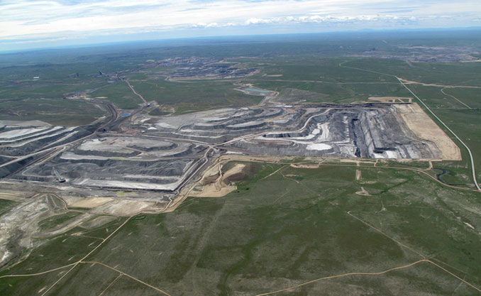 Looking south over the world's largest coal mine, the Black Thunder Mine in the Powder River Basin, 2012. (Credit: Ecoflight ) 