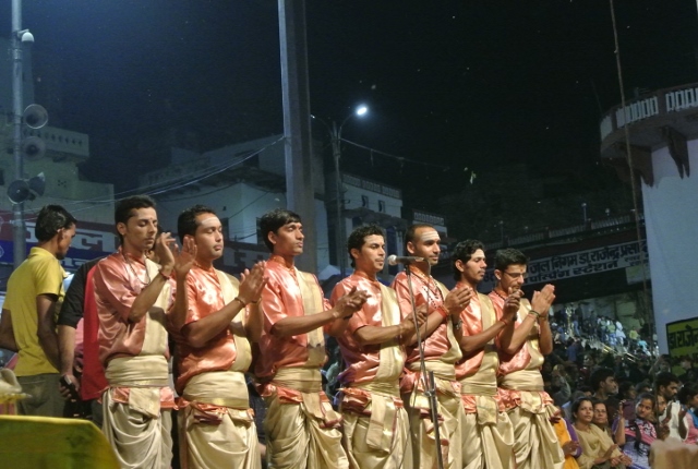 Aarti Time (8) (640x430).jpg