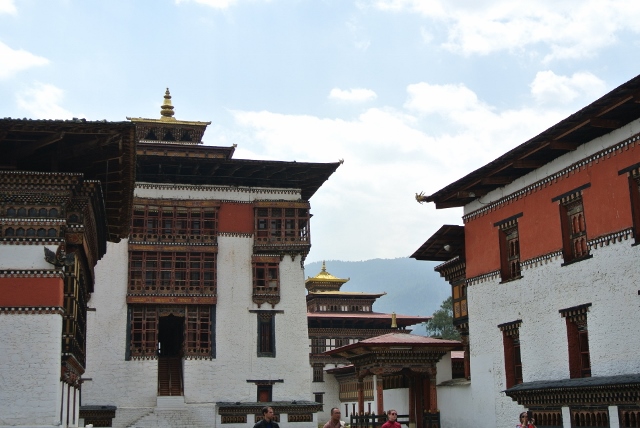Thimphu Dzong (2) (640x428).jpg