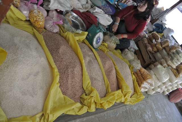 Thimphu Market (2) (640x428).jpg