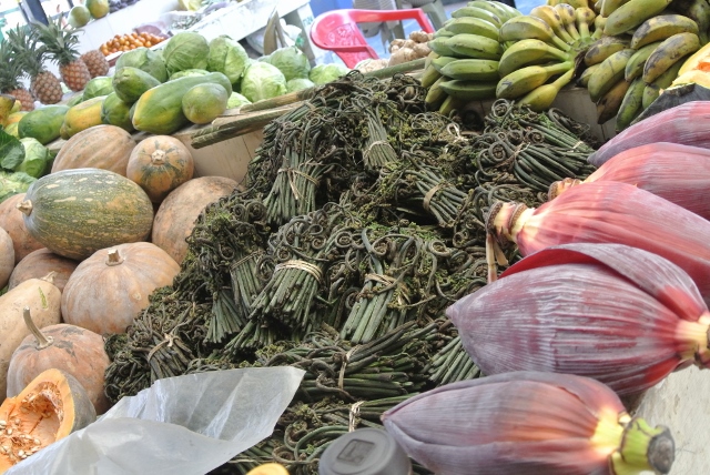 Thimphu Market (9) (640x428).jpg