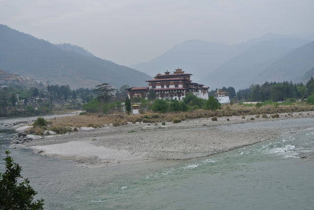 Punakha Dzong (54) (640x428).jpg