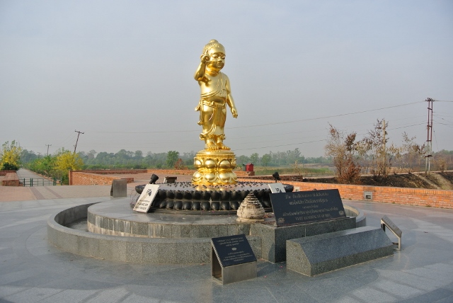 Thai Statue (640x428).jpg