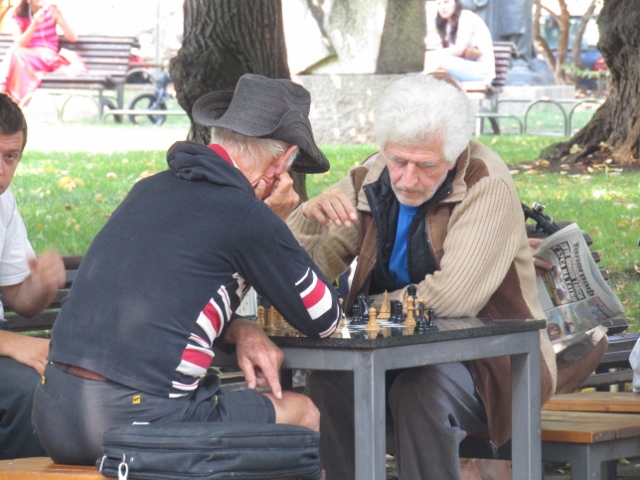 Chess players in a park (640x480).jpg
