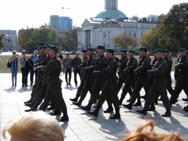 changing of the guards (1) (640x480).jpg