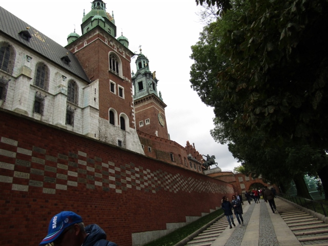 Wawel Castle (3) (640x480).jpg