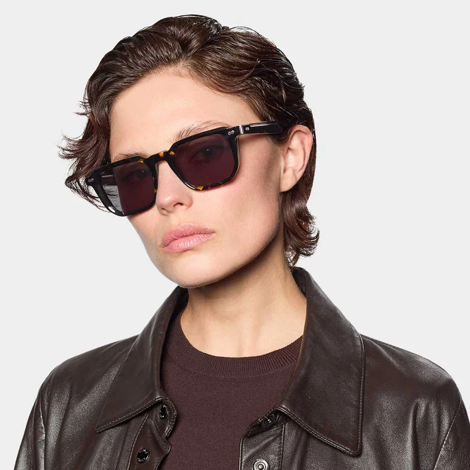 D03-Donna_960x960_crop_center.webp