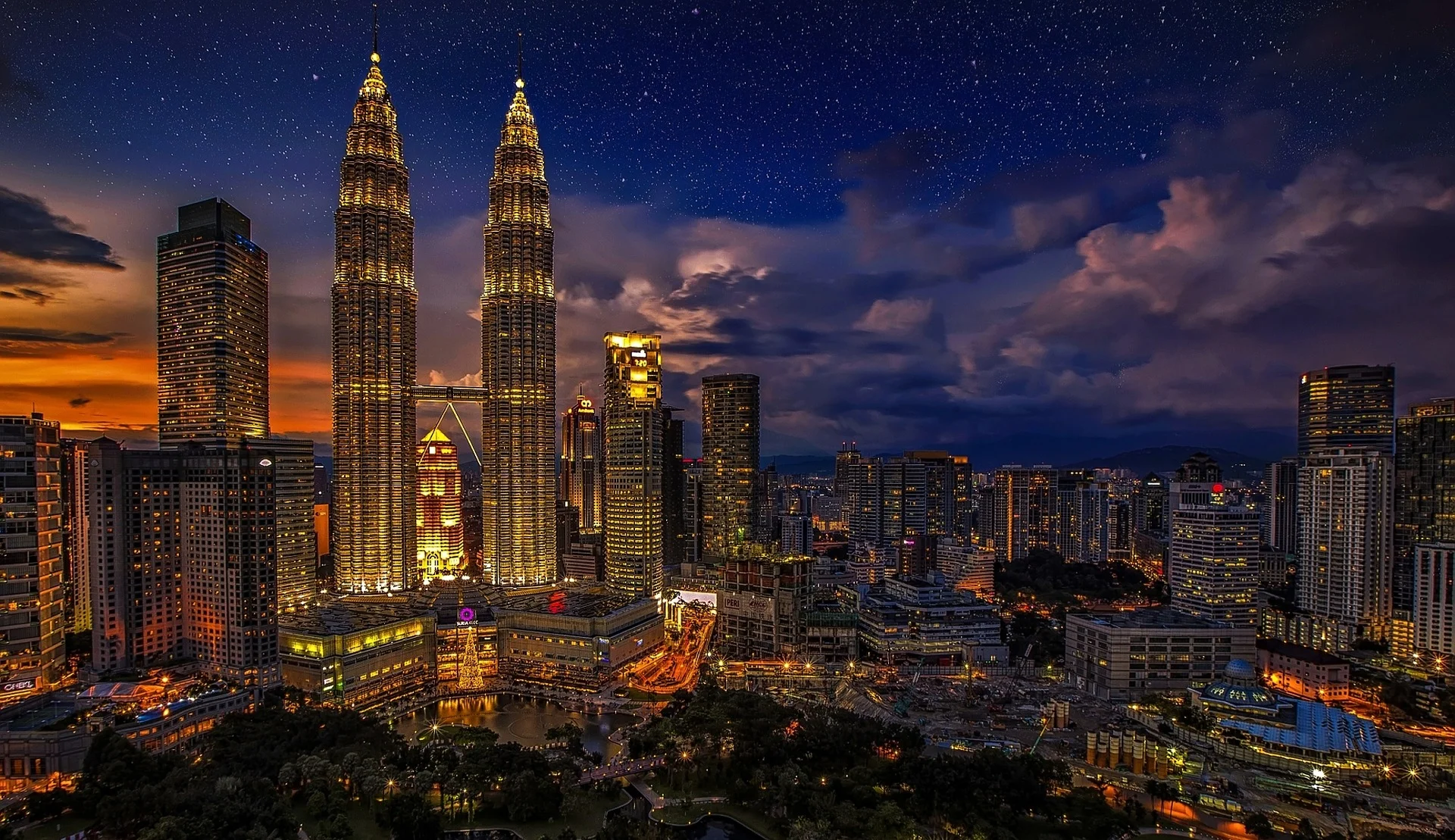 MELTING POT OF CULTURES IN THE JUNGLE