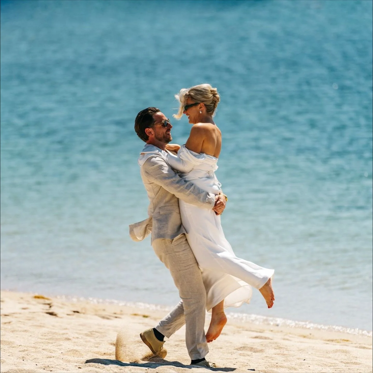 As a Cornwall based wedding photographer, I&rsquo;m lucky enough to photograph wedding &amp; elopement celebrations on the Isles of Scilly, just 28 miles off the coast of Cornwall. As with all my photography of wedding couples, awkward posing is not 