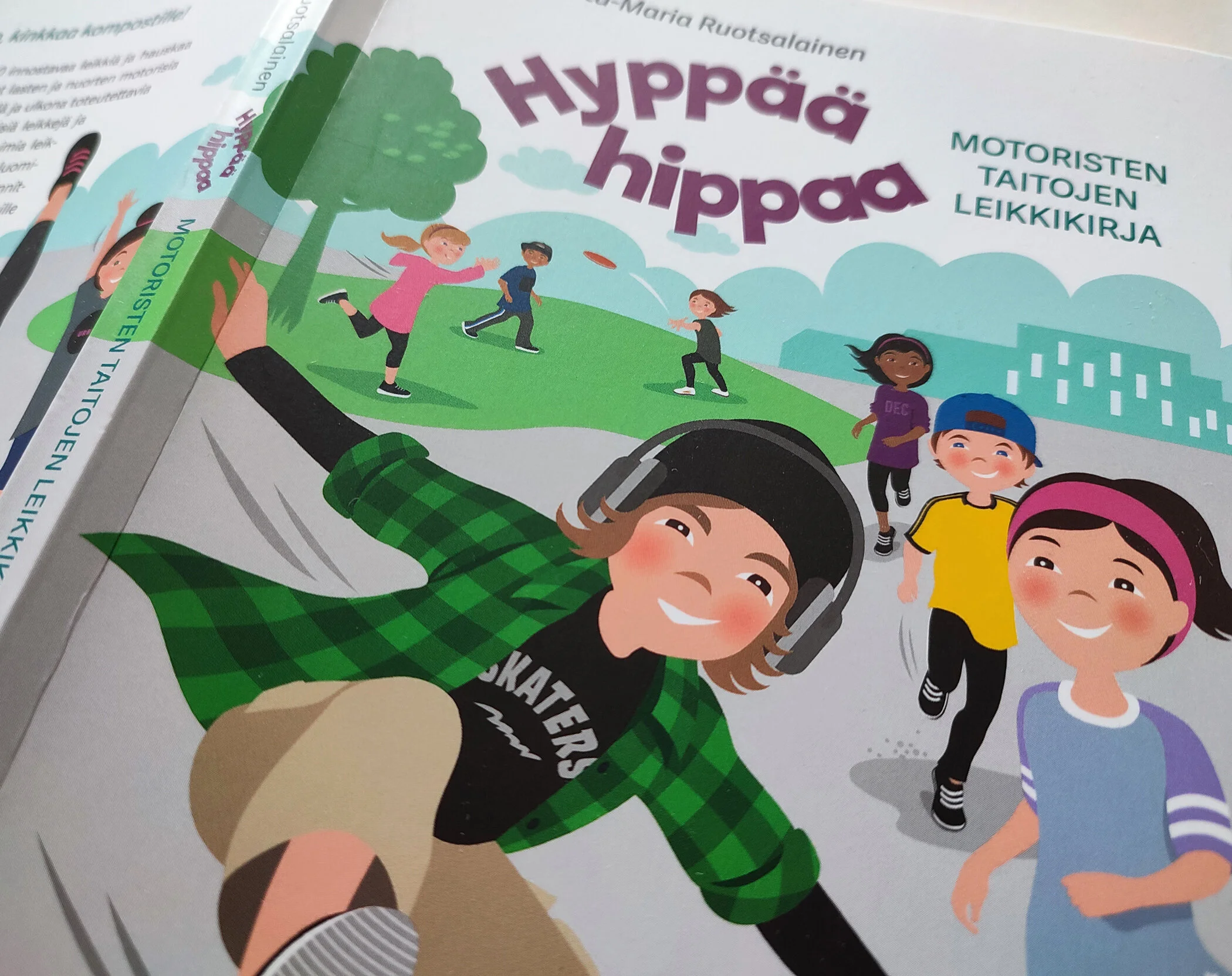 HyppaaHippaa_kuvitus_Birit_Sarre_.jpg