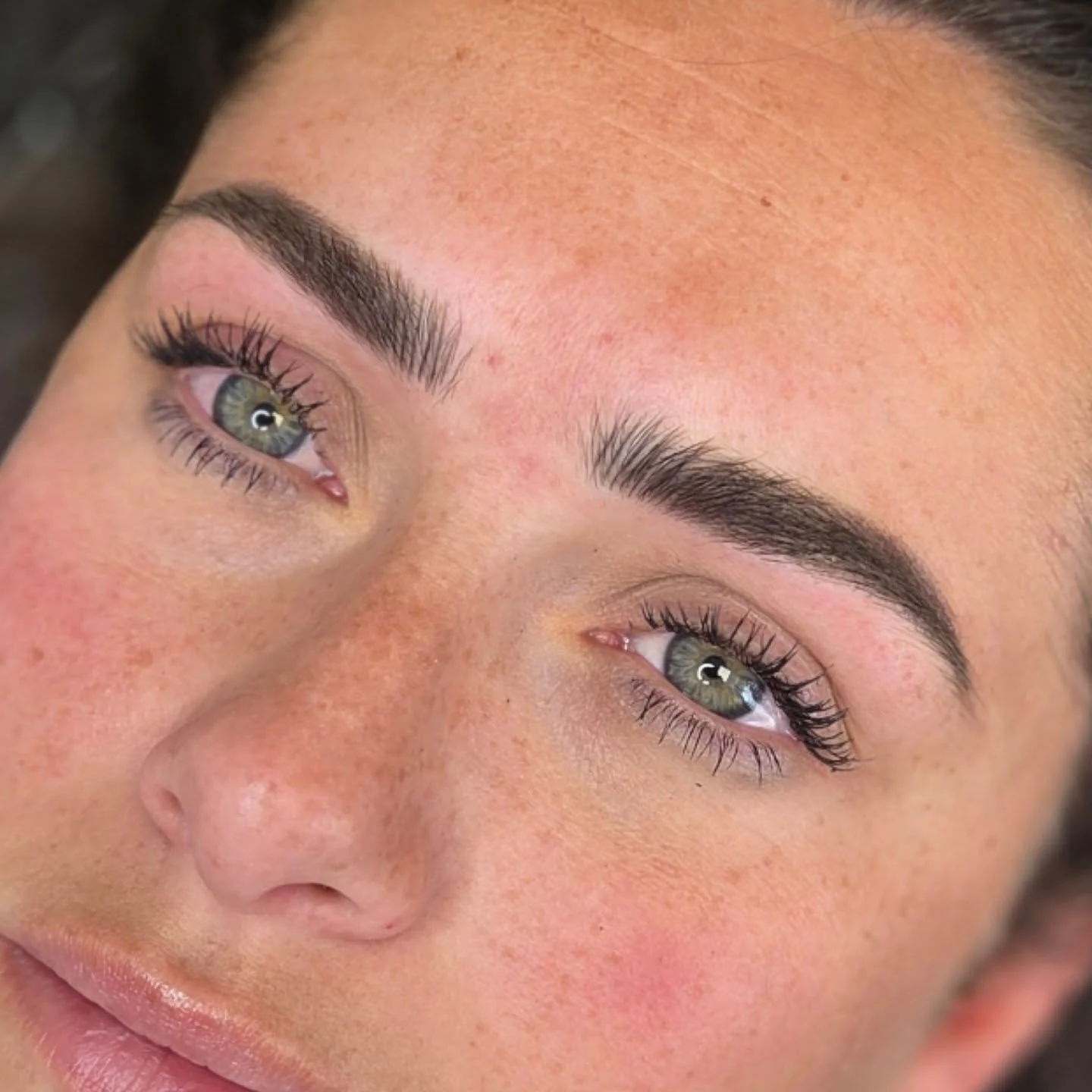 This is just one of those times that I create a set of bangers and I just want them on my own face!

Love this set of combo brows, her eyes and whole face just look so much for framed and brighter ✨