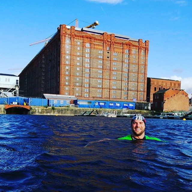 Another great session at #CollingwoodDock great to see @merseytriclub braving the wind and @arnau.m28 having his final #coachedsession before @loveswimrun Holy Island this Sunday. Working on his #sighting and #hiprotation #lookingstrong. Join us ever