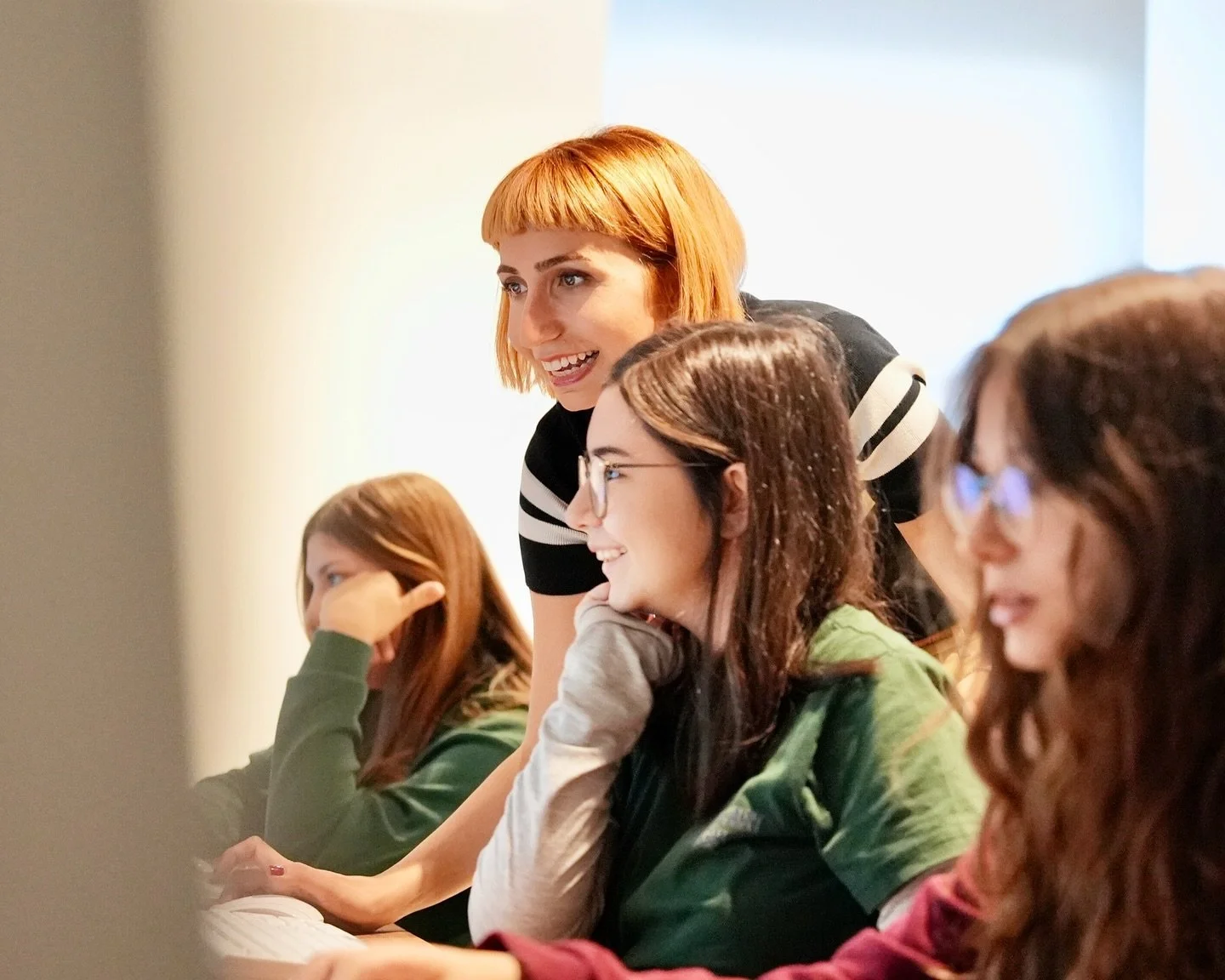 Anadolu Lisesi statüsünde, çift dilli müfredatıyla öğrencilerini hem ulusal hem de uluslararası üniversitelere en donanımlı şekilde hazırlayan Eraslan High’da bu yıl seçmeli dersler ve AP dersleri, kıymetl