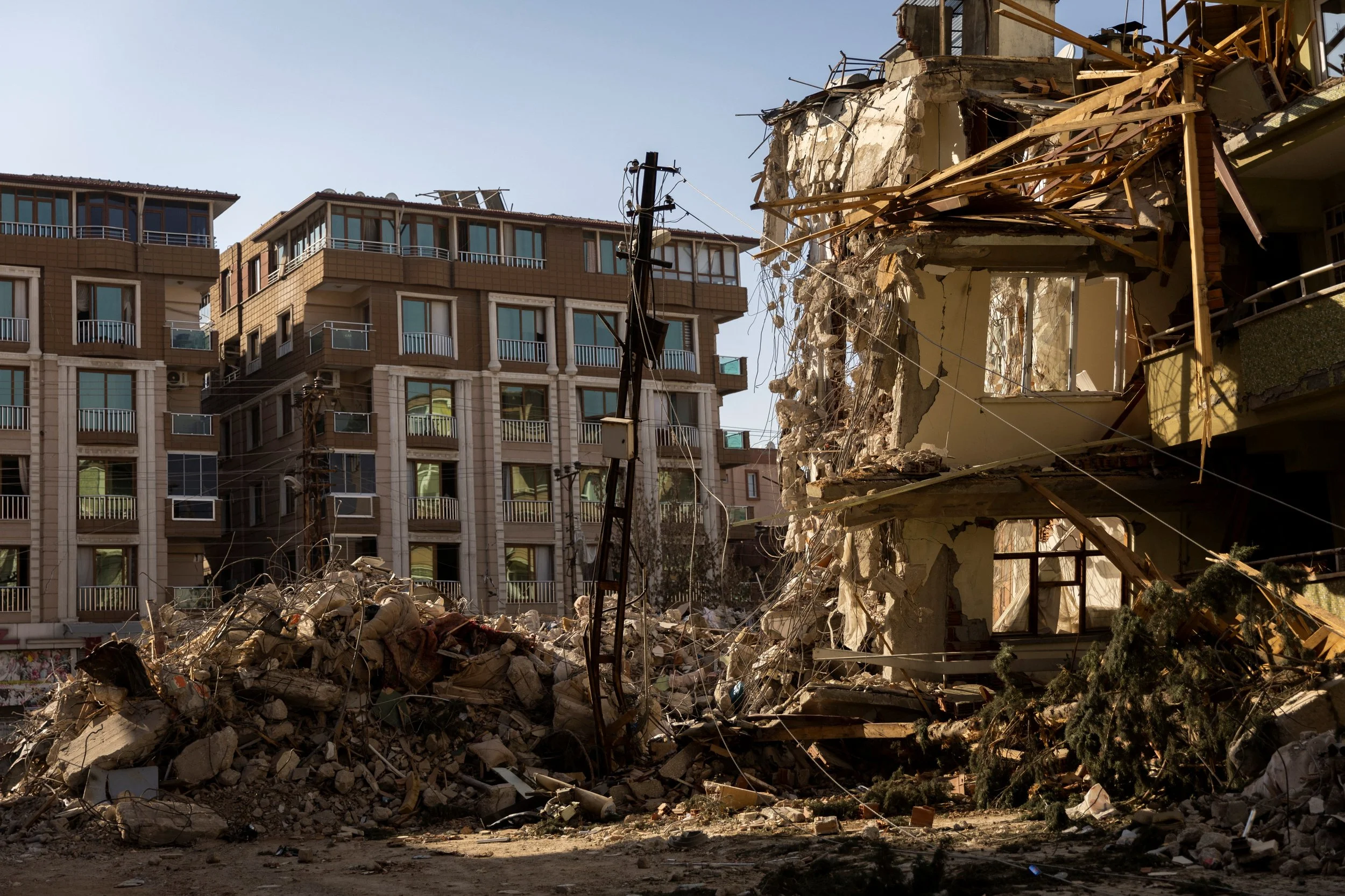 2023-02-14T165301Z_169310103_RC20BZ9VTWY1_RTRMADP_3_TURKEY-QUAKE.JPG