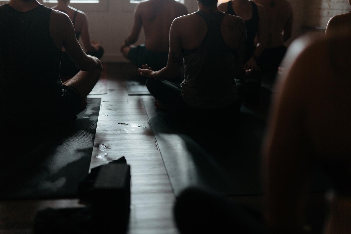 Do you have trouble sitting still or often find yourself restless during down time? ⁠
⁠
Staying present, just like a traditional vinyasa flow, can be a workout in itself. But with practice and consistent mindfulness work, meditation gets easier.⁠
⁠
N