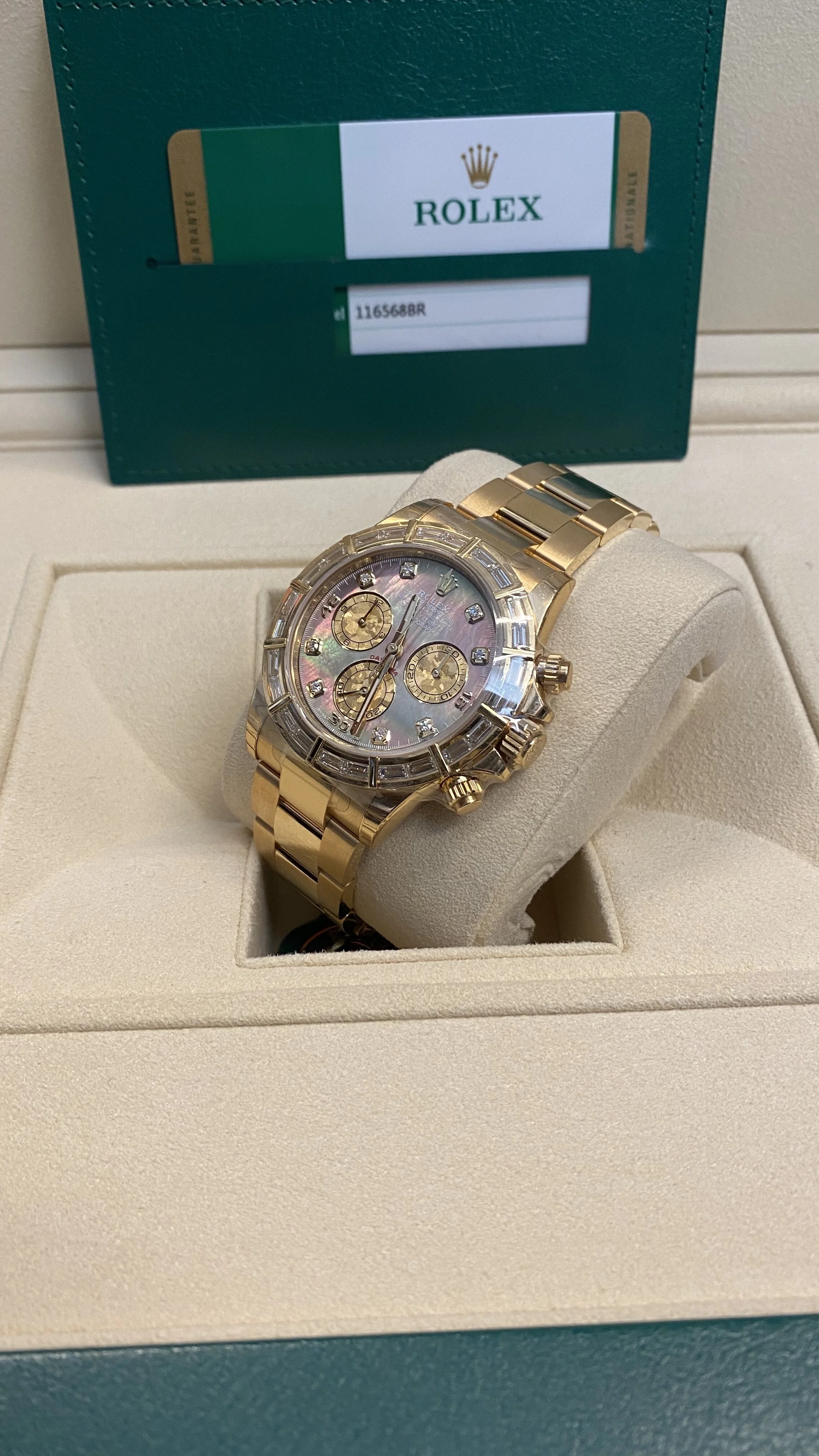 勞力士 Rolex [NEW] Daytona Yellow Gold Green Dial Baguette Diamond Bezel  116568BR (Model No 型號: 116568BR Green) - WORLDTIMER