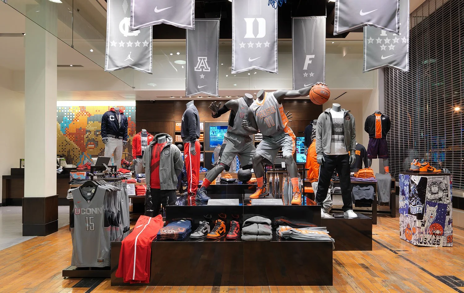 NIKE RETAIL BRAND MARKETING & PRODUCT PRESENTATION