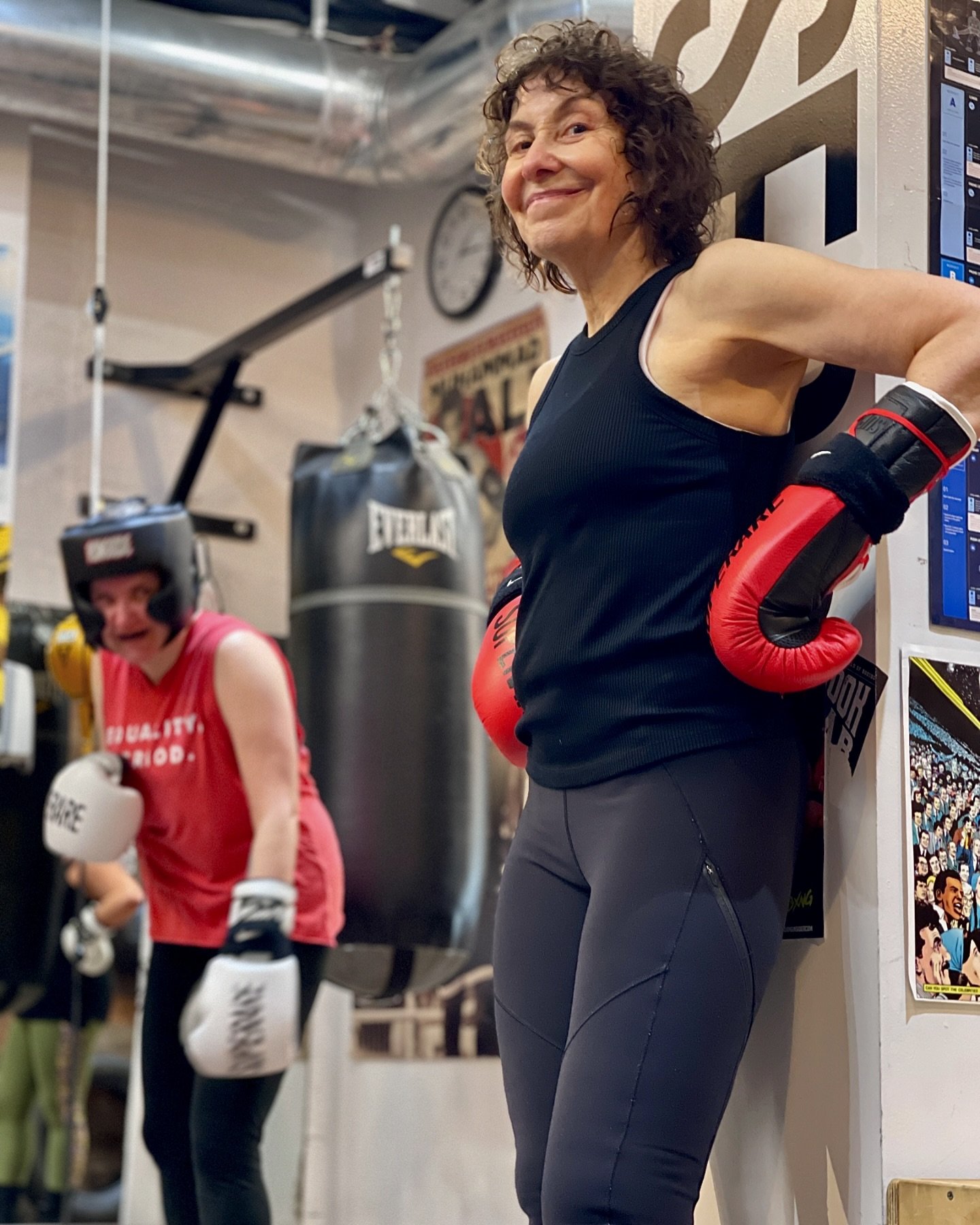 Do things that make you happy and celebrate you everyday😉🥊
Happy Mother&rsquo;s Day 🌺🥊🥊
#wwboxnyc
#mothersday
#boxing
#sunday
#boxinytherapy
@wwboxnyc