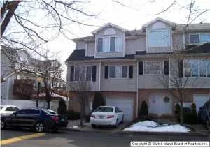 !4 Hemlock Lane Front.jpg