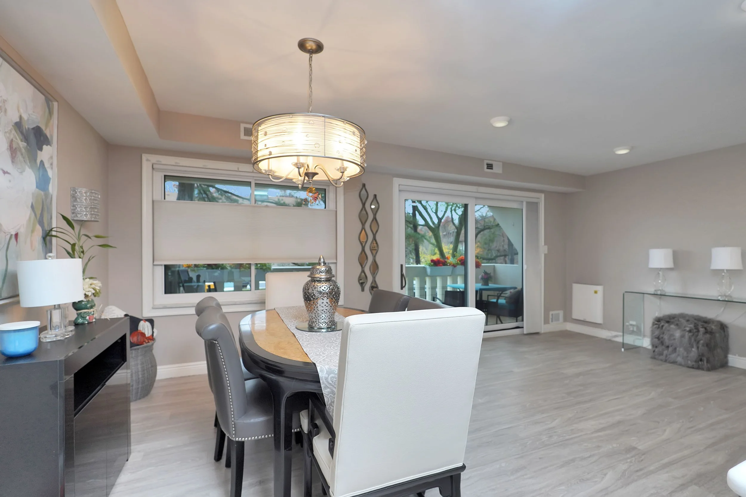 5 windham Loop dining2.jpeg