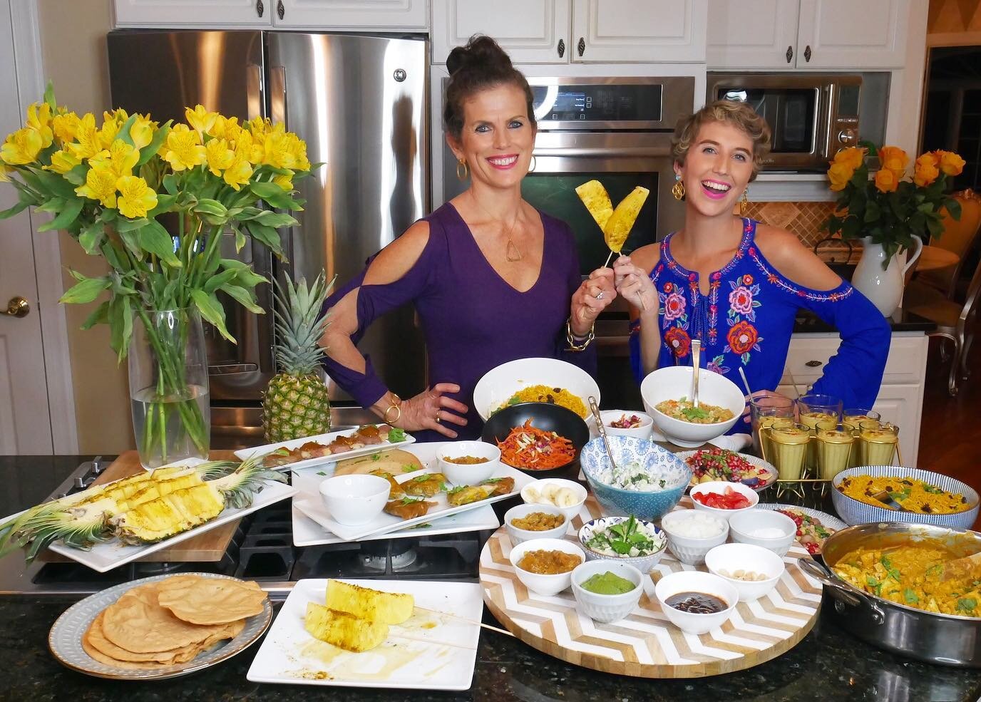 INSPIRING VEGAN INDIAN 🇮🇳 FEAST! 😋 

Last night, we hosted the second cooking 👨&zwj;🍳 class&mdash;Inspiring Indian&mdash;in our 3-part Vegan Cooking Series in September: Fall in Love with Flavor!

We taught our members how to make 18+ delicious 