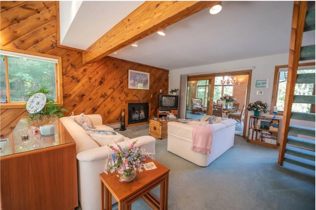 Living Room 1.JPG