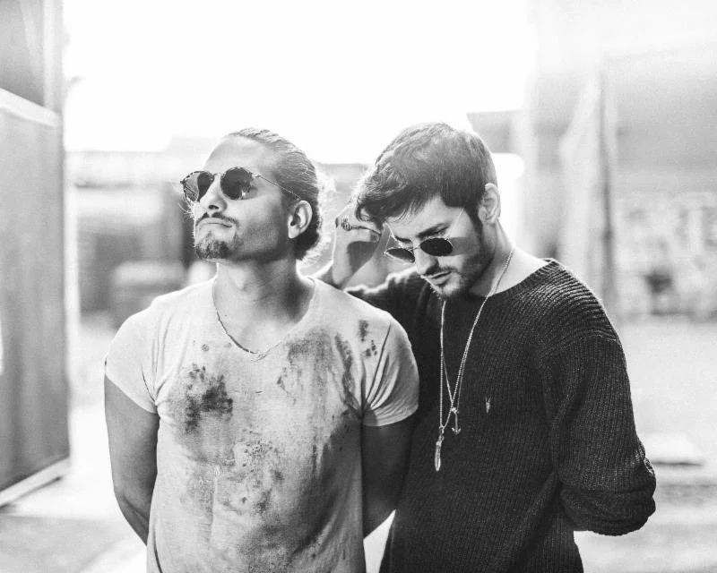 Watch: "Para Olvidarte"-Mau y Ricky