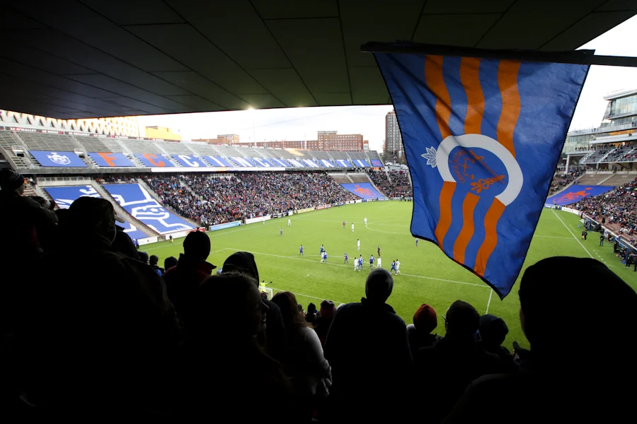 FC Cincinnati drew 14,658 fans to its inaugural home opener on April 9, 2016 against Charlotte Independence at Nippert Stadium. 