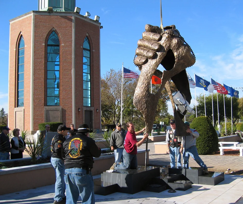 Vietnam Veterans Monument3 (1).jpg