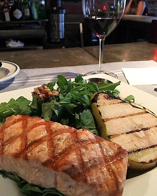 βͺA full day of sessions on GI disorders calls for taking myself on a date + wine, because, you know, it's good for my heart & stuff. #FOODTMC β¬