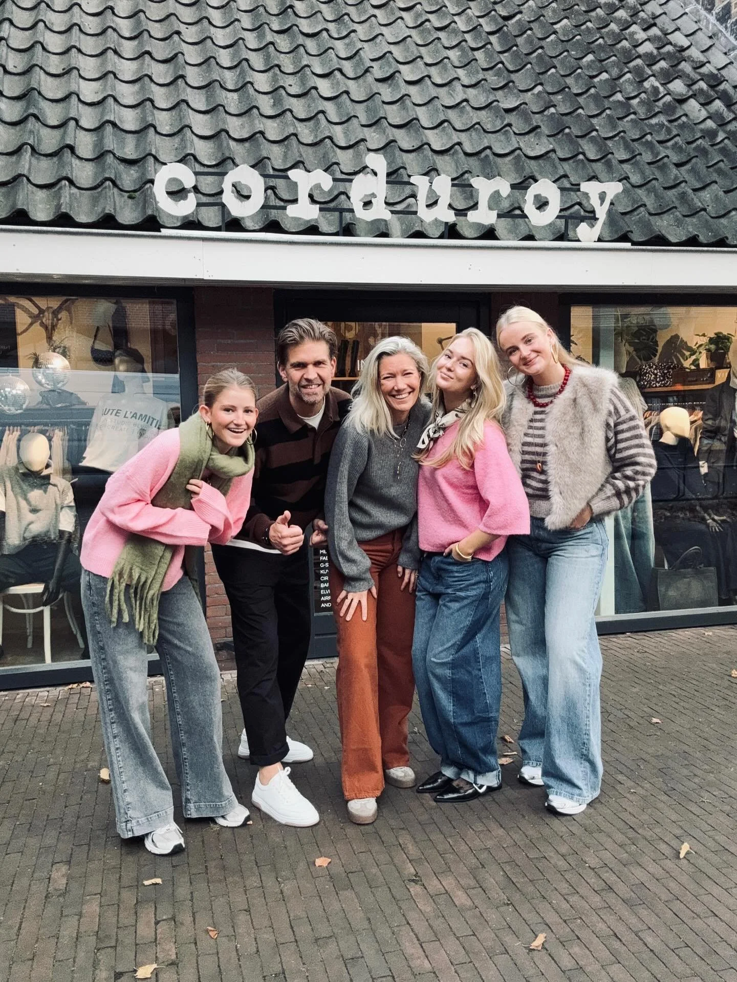 Goodmorning!! 🤎🩷

Zo&rsquo;n zin in leuke outfits maken vandaag, er is zoveel binnen gekomen 😍😍!