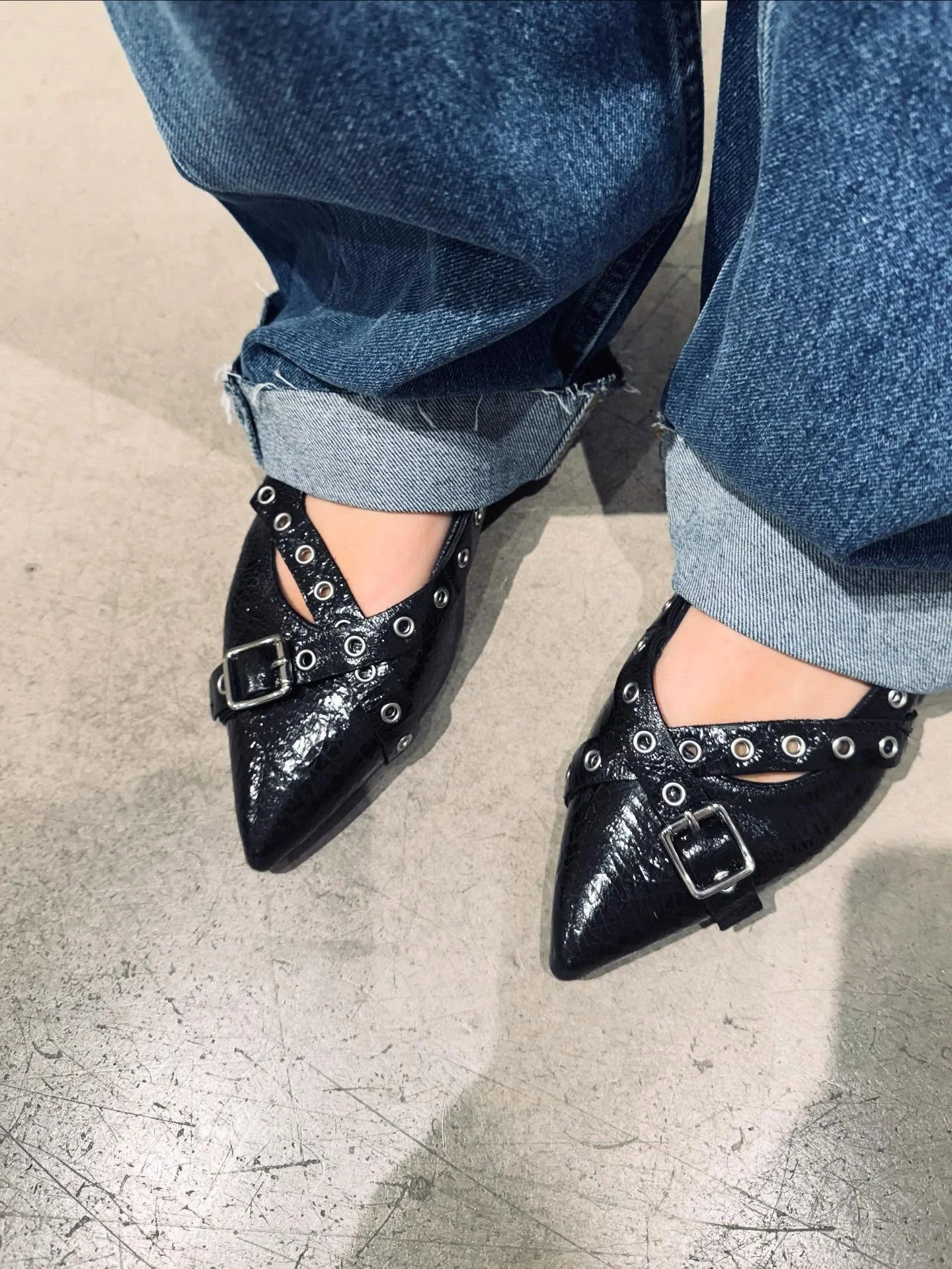 Deze schoenen 🖤🖤!!
&euro;169