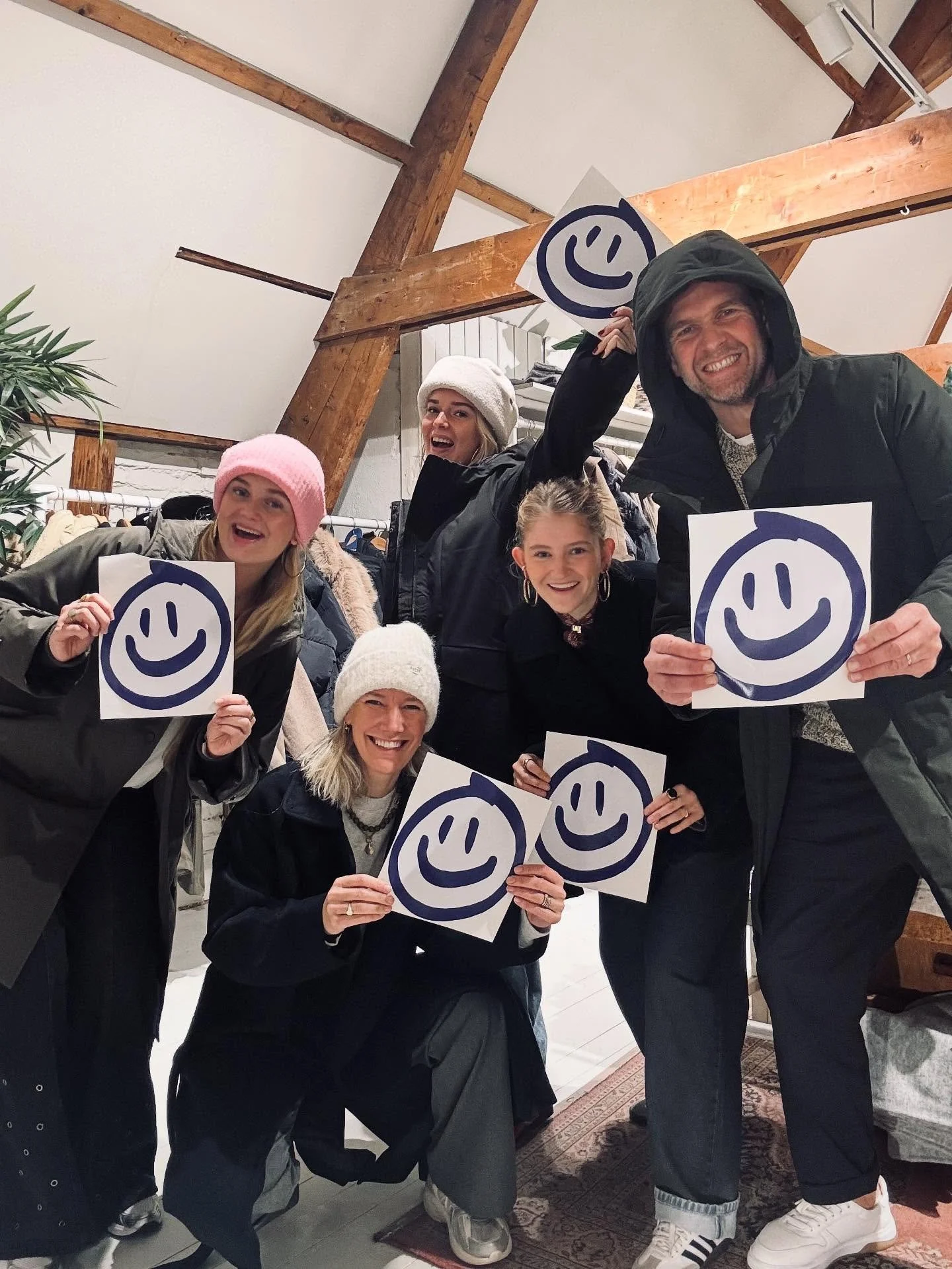 HAPPY ELVINE WEEK 💙😃!!

Koop een jas en steun de Bibian Mentel Foundation en maak kans op een gratis jas!!

Ook zijn er hele andere leuke prijzen 🤩

#happyelvineday #happyelvine #happyelvineweek #elvineclothing #thelexsons