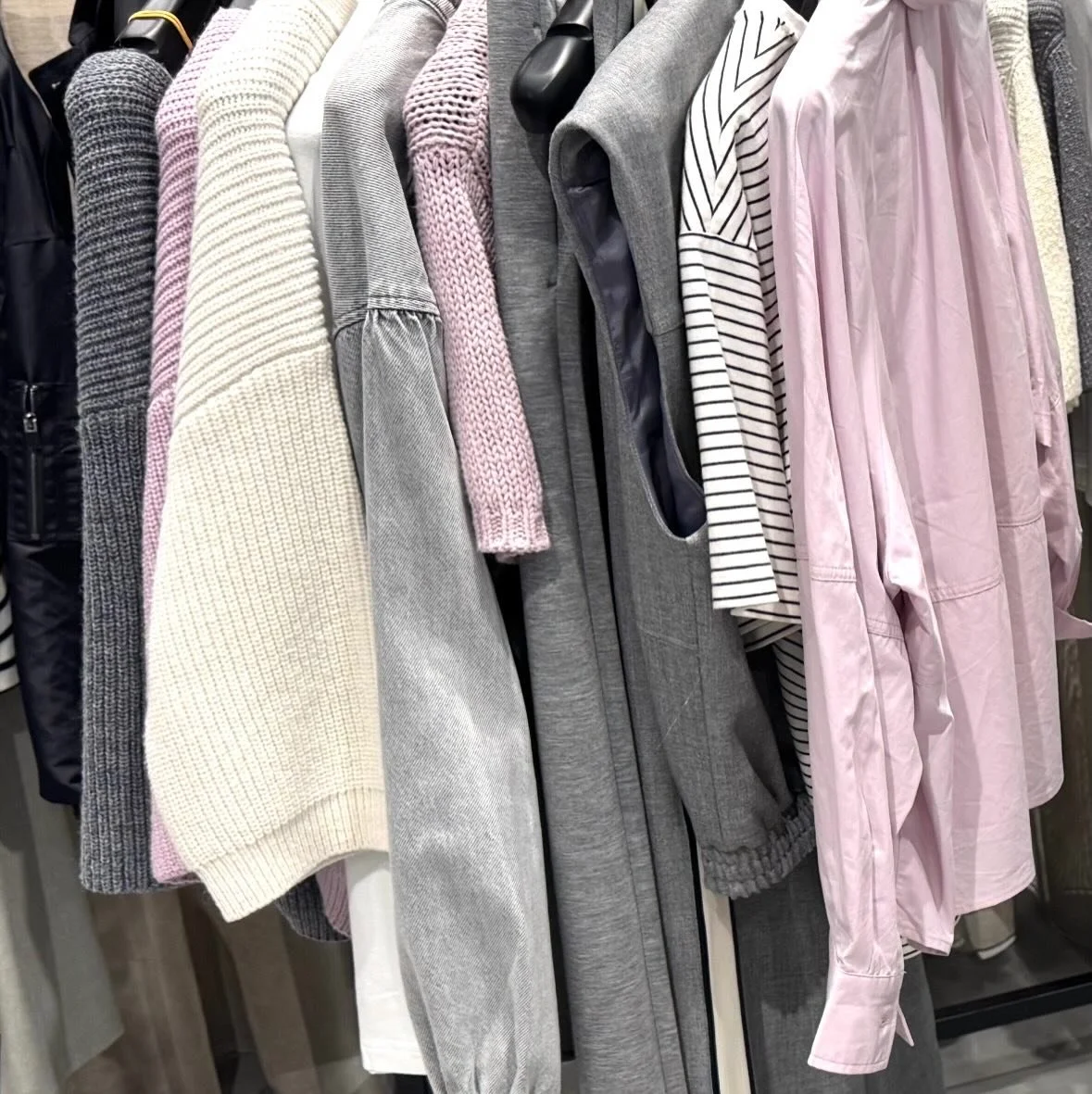 N E W  A R R I V A L S

With black 🤍