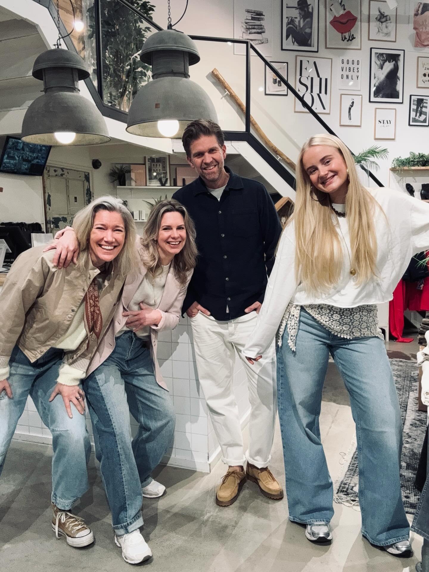 Fijne vakantie allemaal!
Wij zijn er hoor met heel veel leuke nieuwe collectie en meer sale 🥰💓!