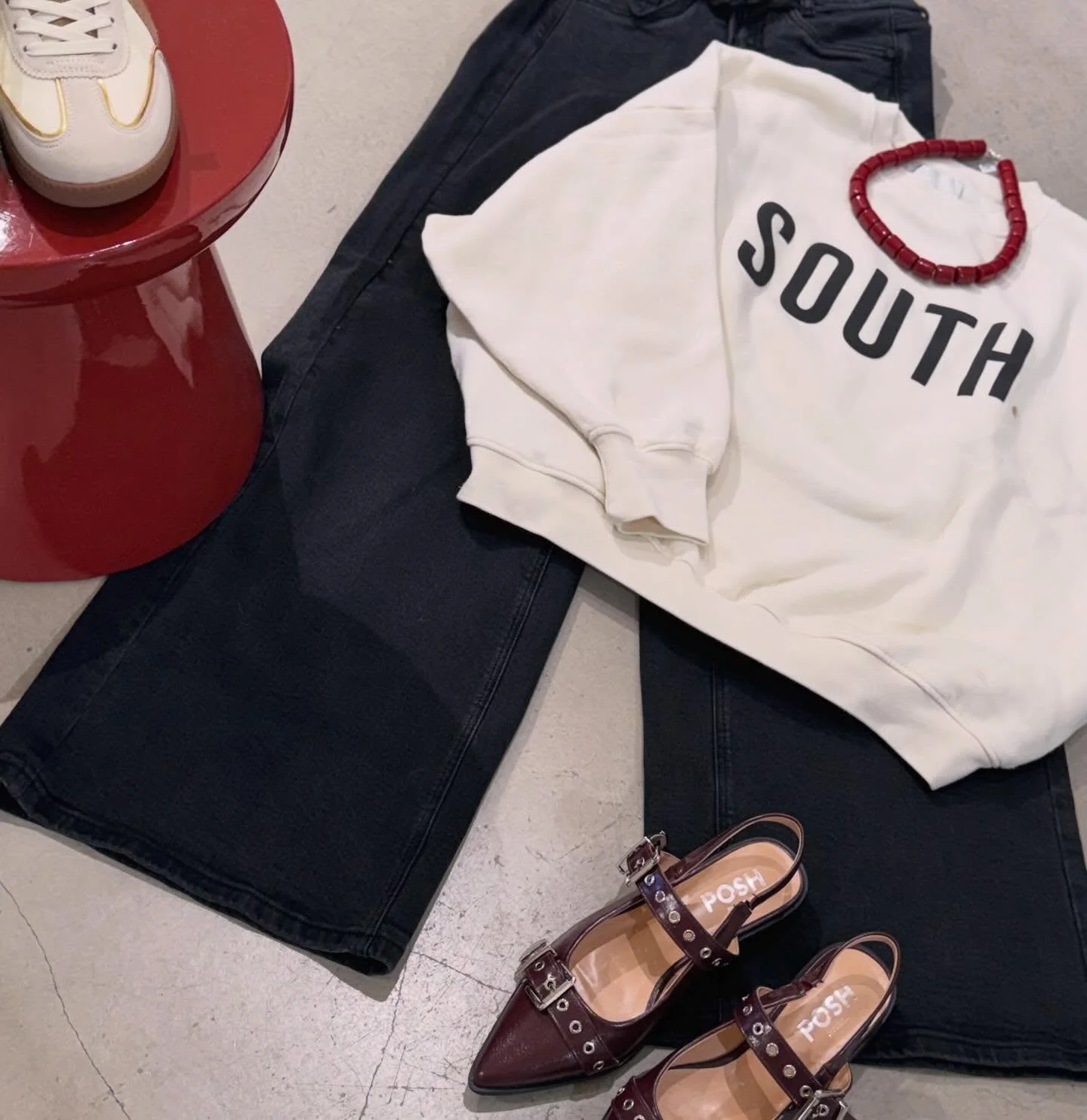 Outfit inspo met deze sweater SOUTH van OU.

- trui &euro;99
- denim &euro;129
- schoenen bordeaux &euro;69
- sneakers &euro;119

#outfittoday #fashionstore